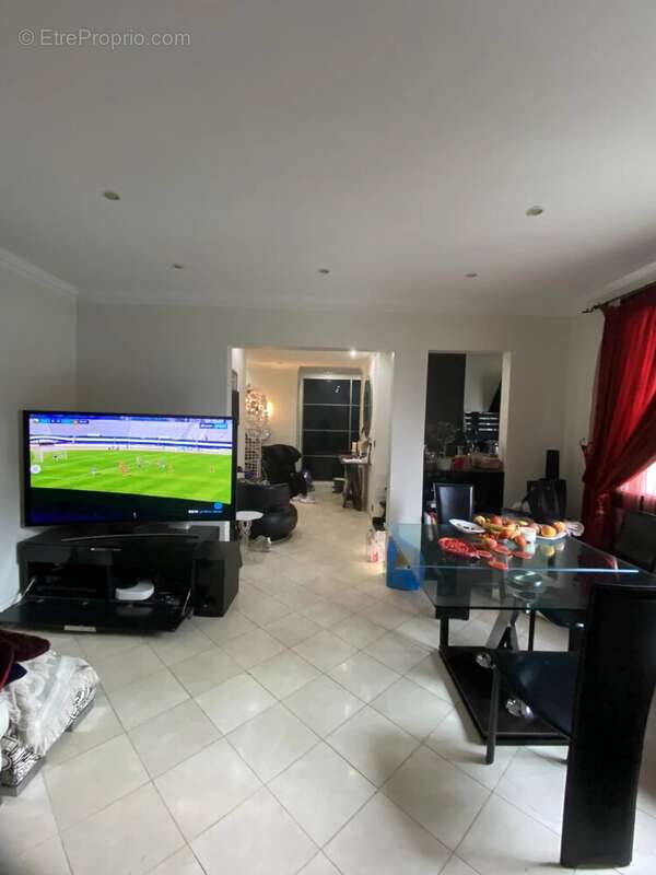 Appartement à PARIS-19E