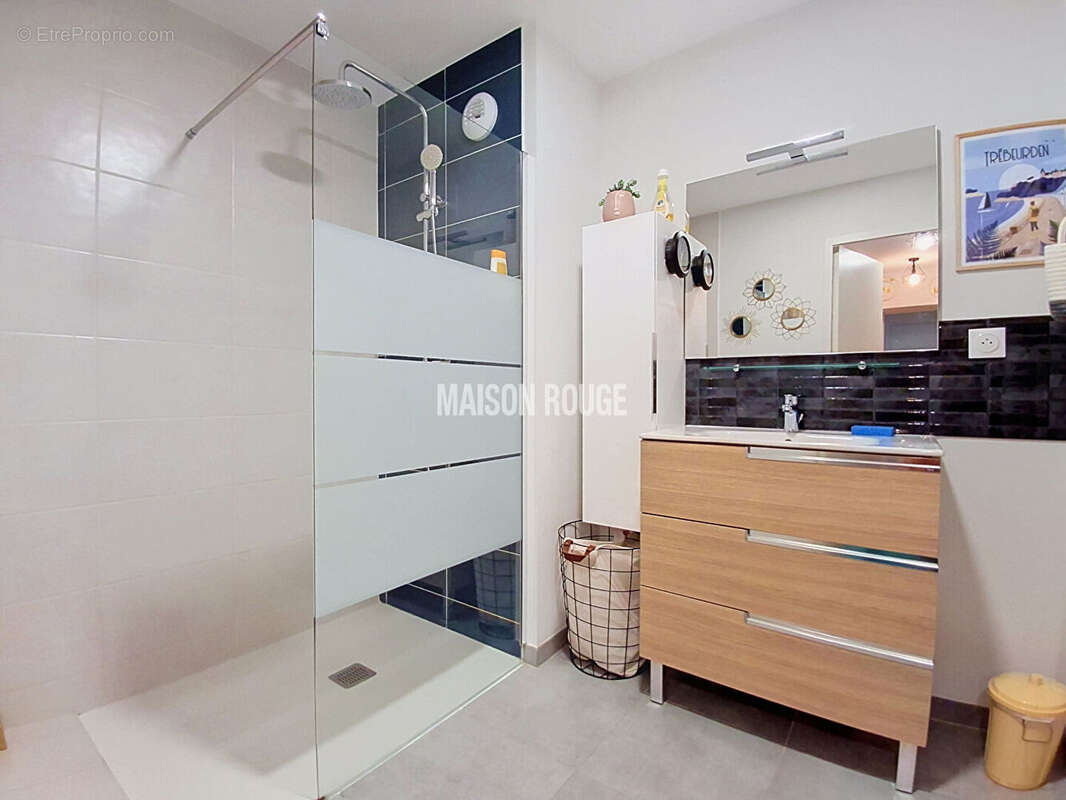 RARE A LA VENTE - Appartement de standing récent avec balcon aperçu mer, garage et ascenseur à Trébeurden - photo 11