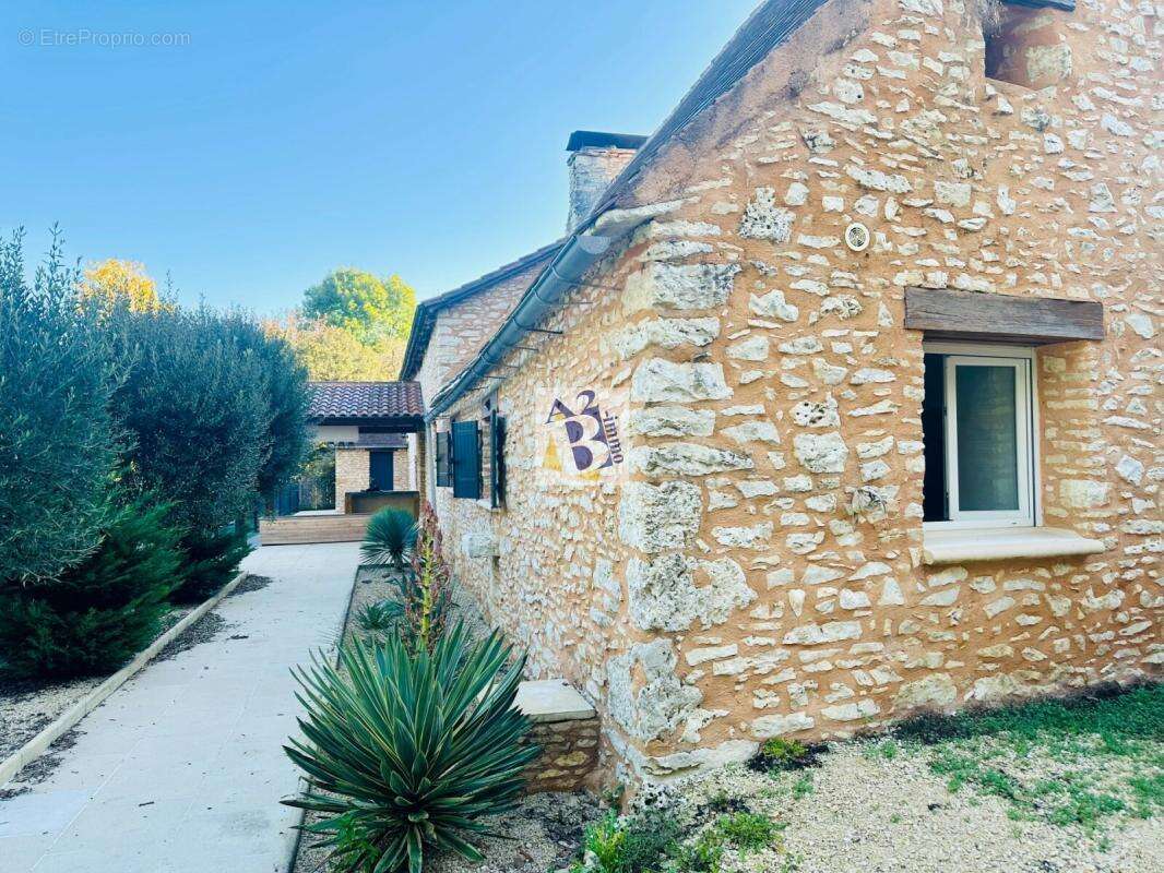 Maison à SAVIGNAC-LES-EGLISES