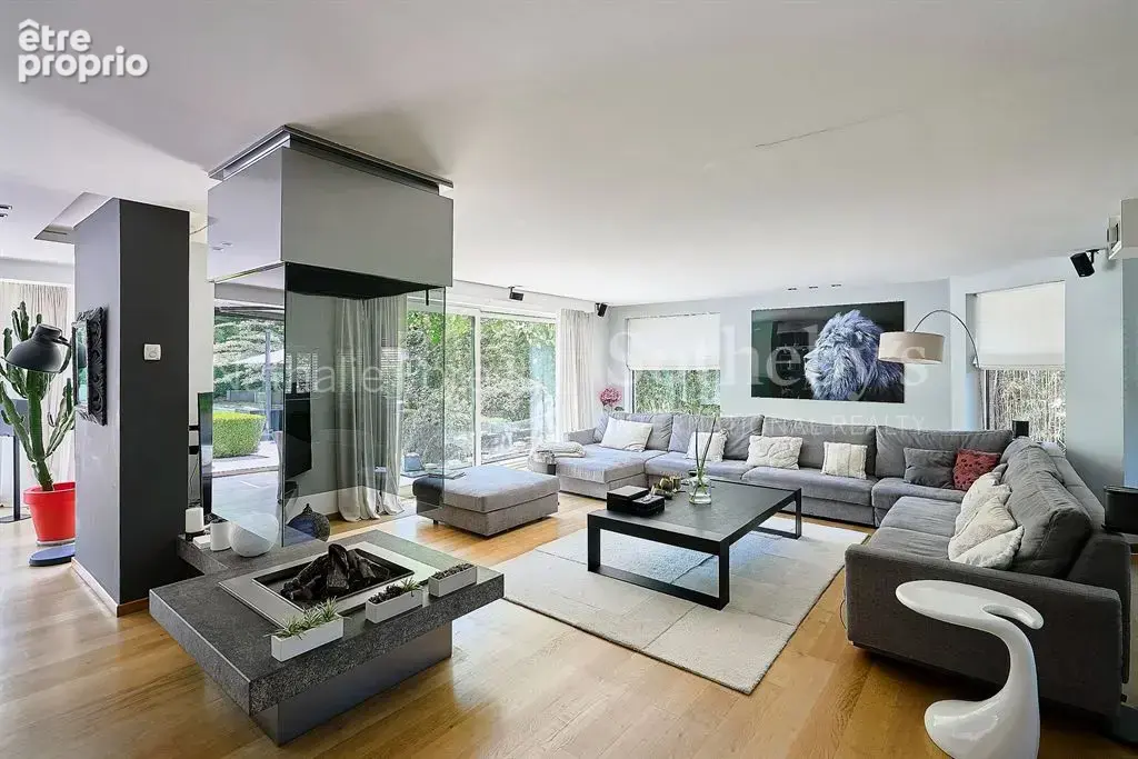 EXCLUSIVITÉ – Croix, splendide maison contemporaine ,4 ch, piscine extérieure. - photo 3