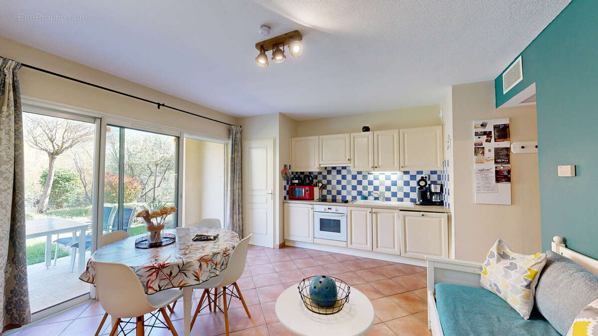 Appartement à GREOUX-LES-BAINS