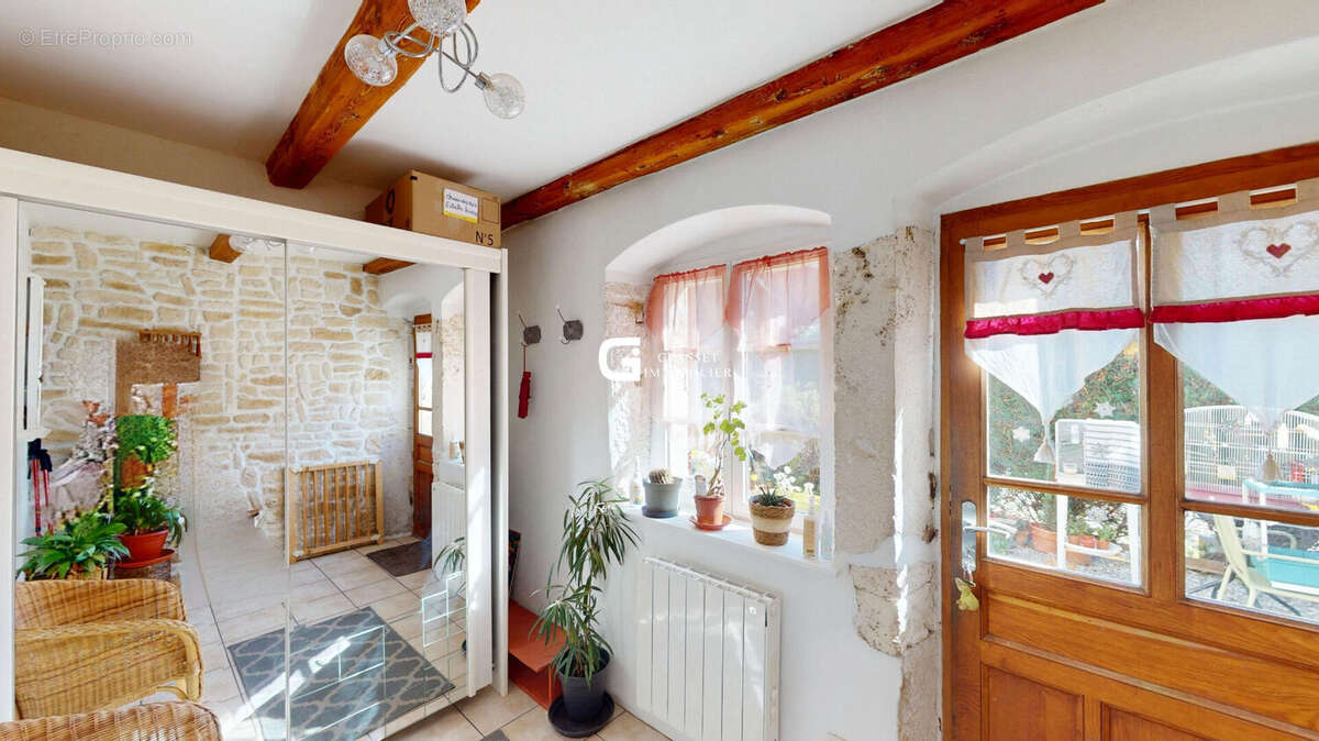 Maison Le Poizat Lalleyriat 7 pièce(s) 209 m2 - photo 2
