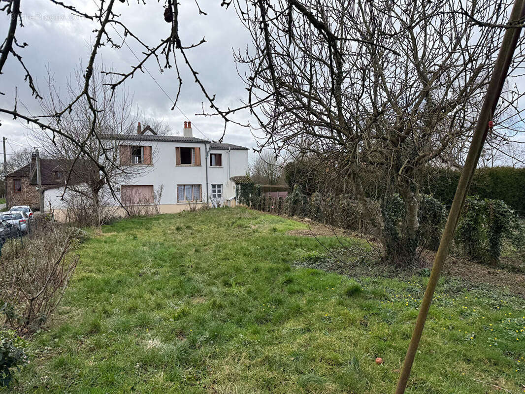 Maison à FRESNAY-SUR-SARTHE