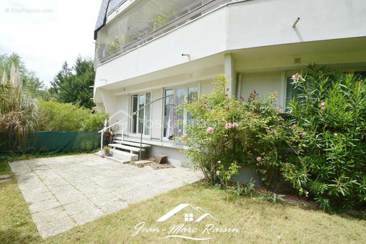 Appartement à COUBRON