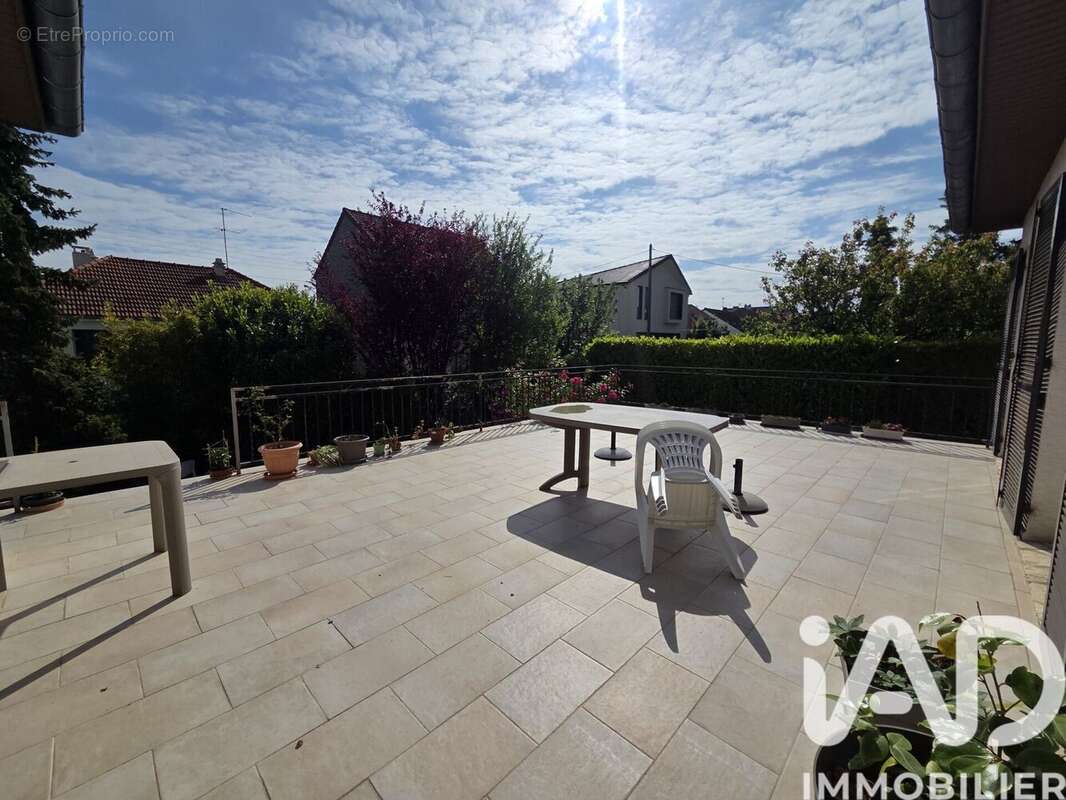 Photo 3 - Maison à CARRIERES-SUR-SEINE
