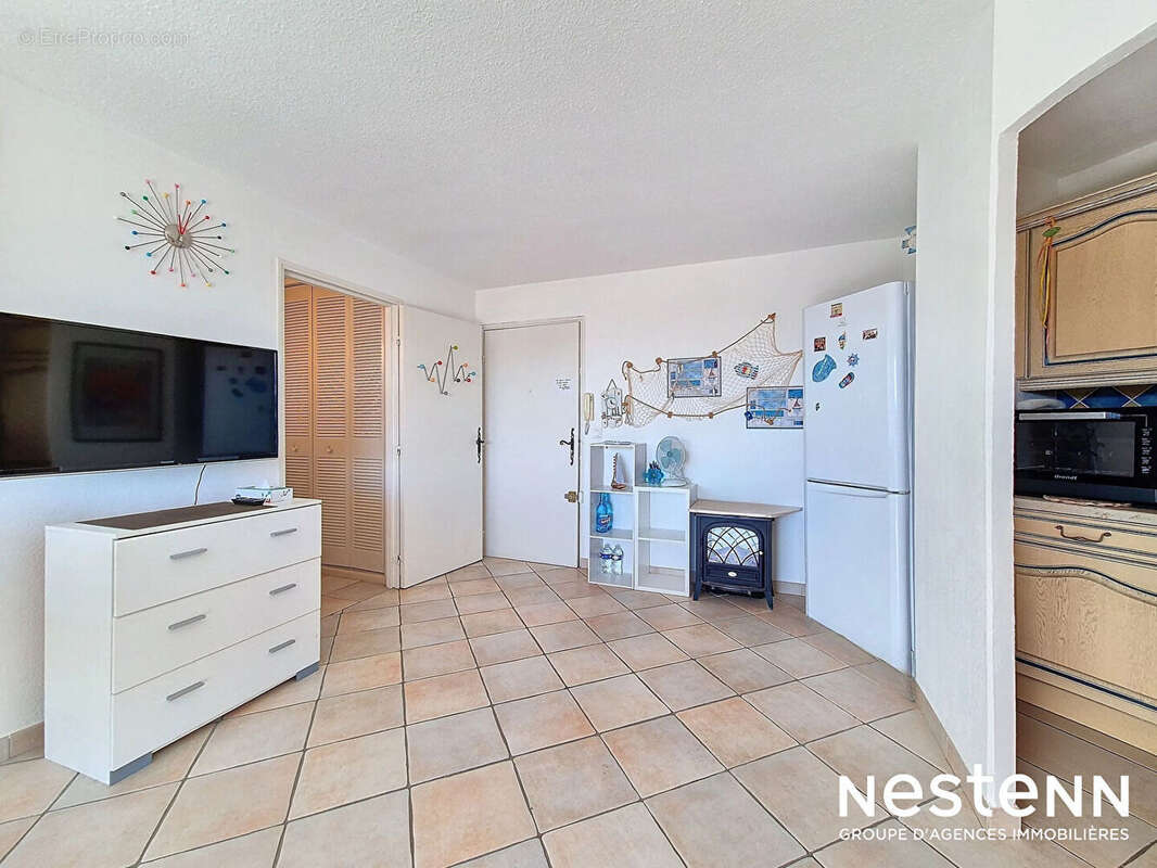 Appartement vue mer Cavalaire-sur-Mer 3 pièce(s) 67 m2 (50,54 + 16,9 m² loi carrez ) avec terrasse, garage et place de stationne - photo 7