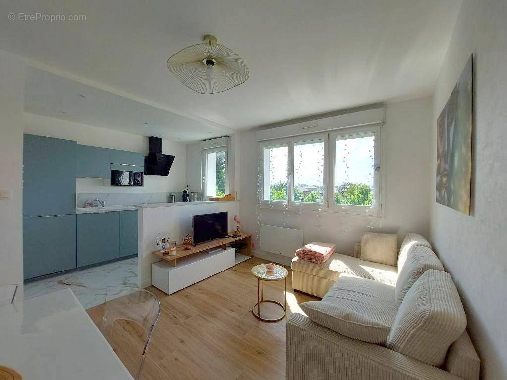 Appartement à DONVILLE-LES-BAINS