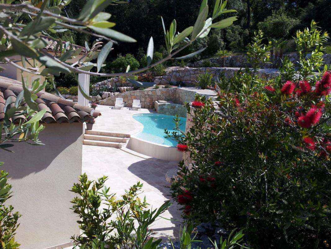 Maison à ROQUEFORT-LES-PINS