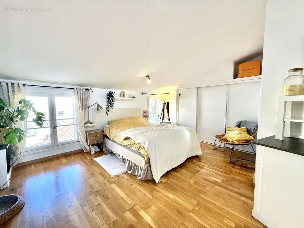 Maison à SAINT-LAURENT-DU-VAR