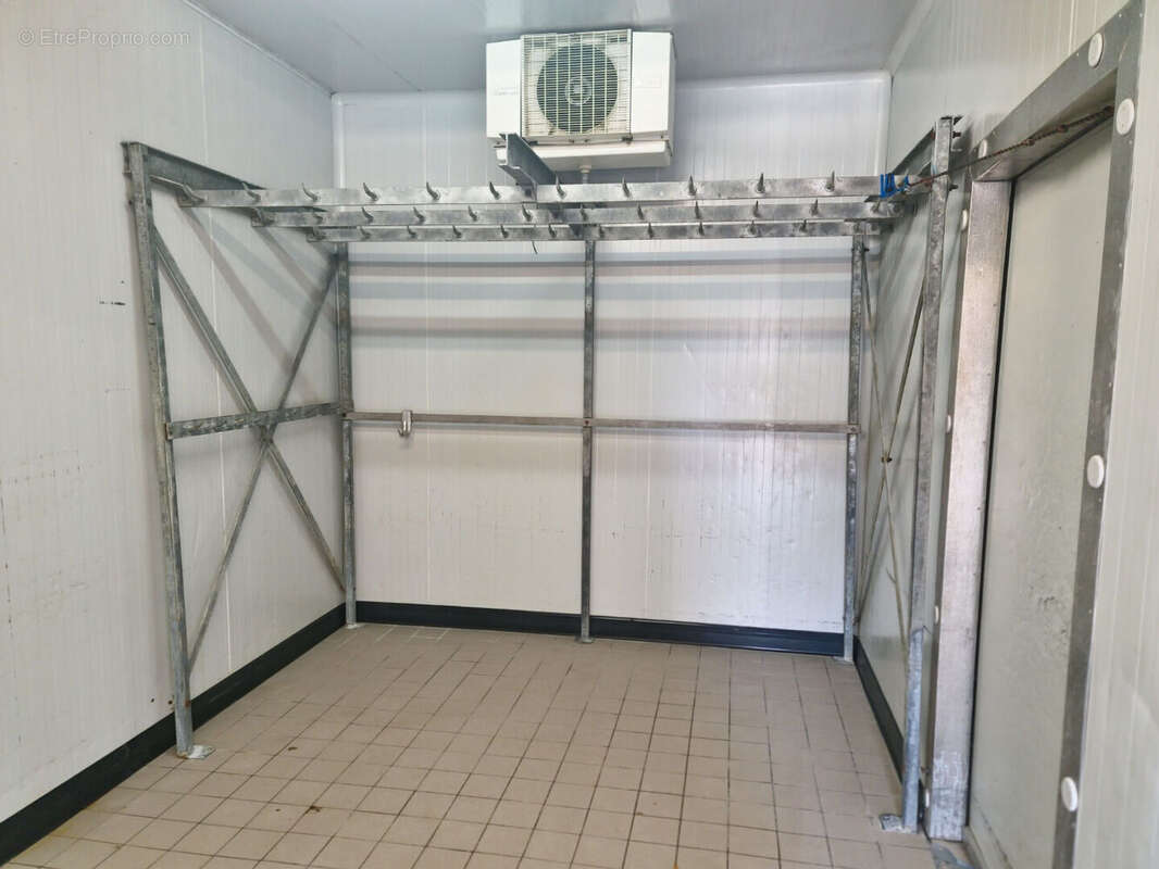 Commerce à VILLENEUVE-LE-ROI