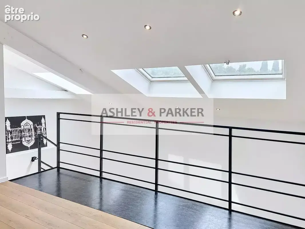 NICE GAIRAUT – VILLA LAETITIA – Appartement 4 pièces de caractère avec volumes, mezzanine, vue verdure et extérieur à aménager - photo 29