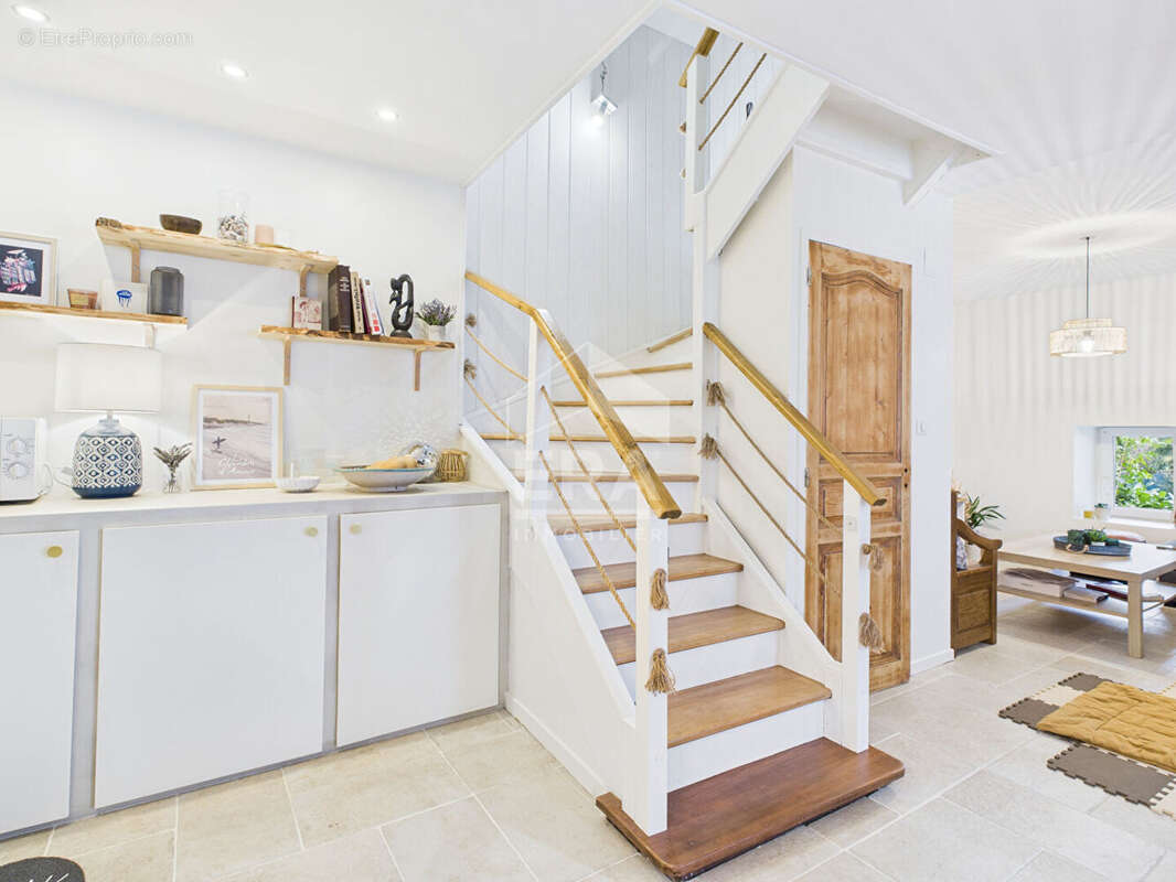 Hasparren - Vente Maison mitoyenne - entièrement rénovée avec jardin privatif - photo 5