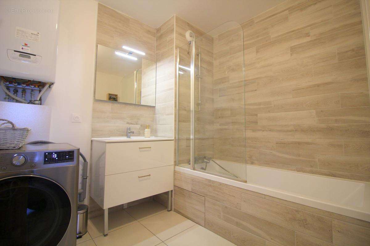 Appartement à MIRIBEL