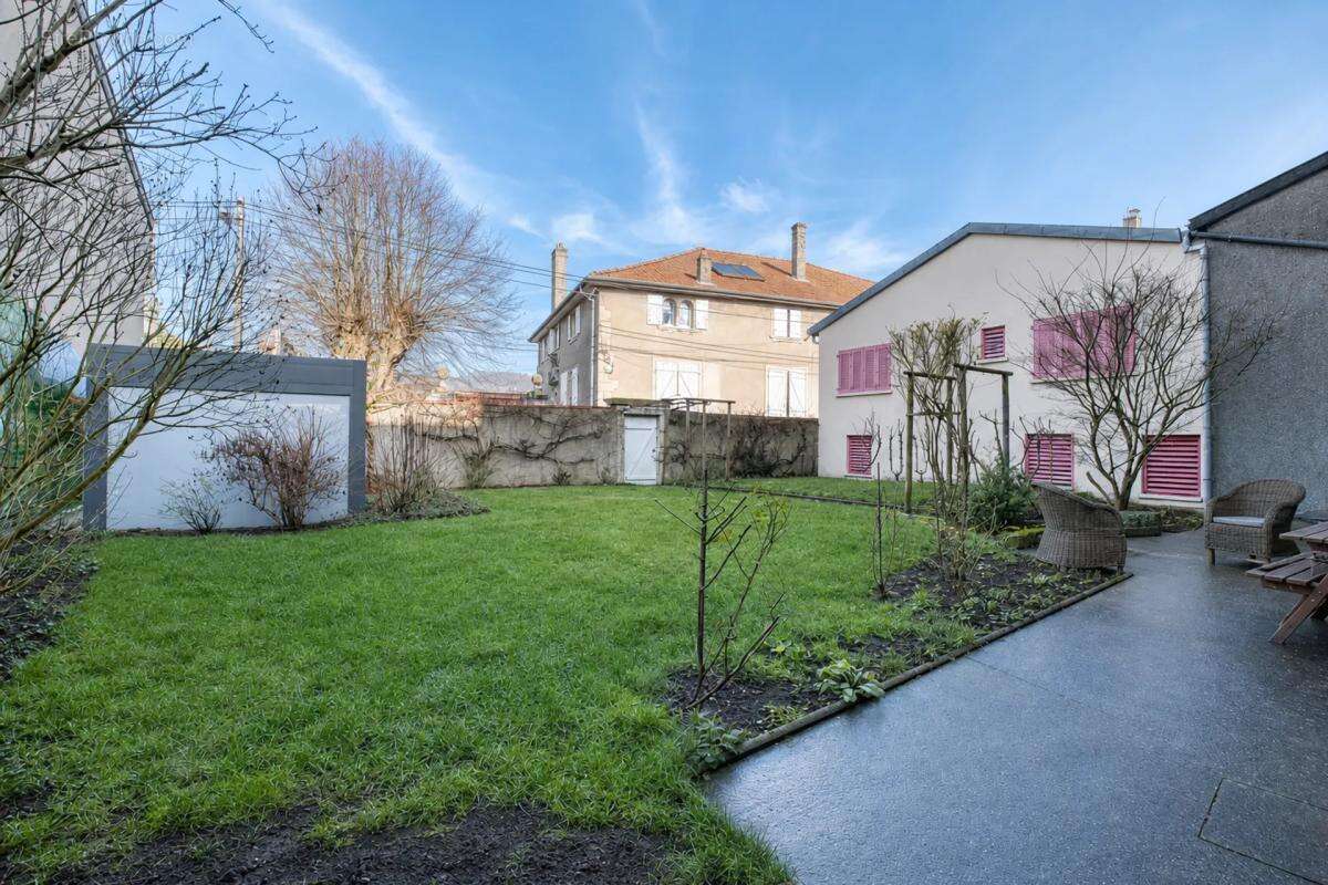 Maison bourgeoise de 321 m² à Vic-sur-Seille - photo 7
