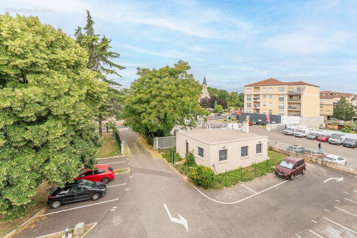 Appartement à PIERRE-BENITE