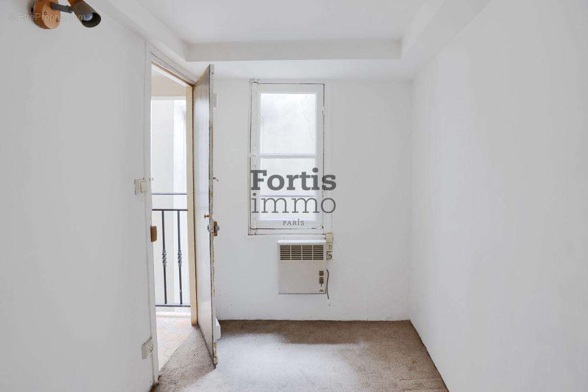 Appartement à PARIS-3E