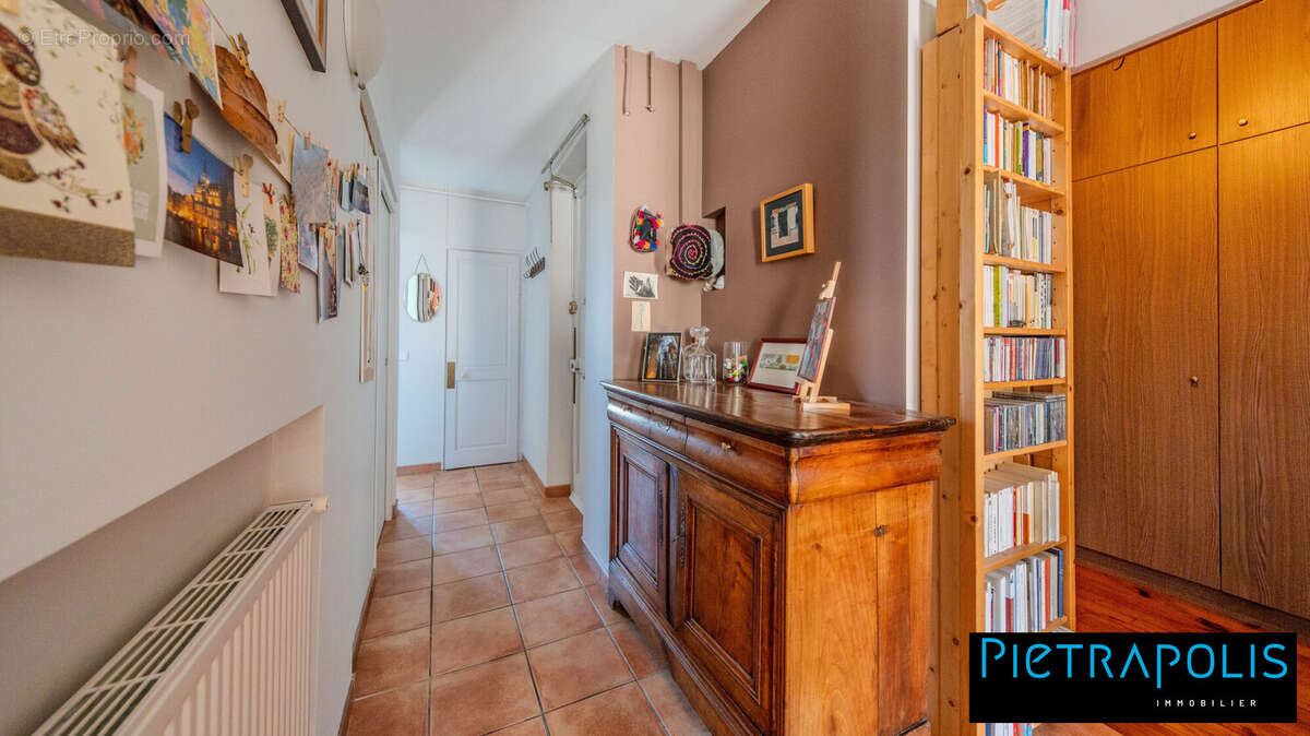 T3 CYRANO LYON 3 DEGAGEMENT - Appartement à LYON-3E