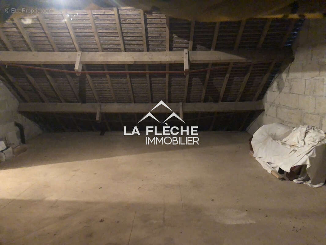 Maison à LA CHAPELLE-D'ALIGNE