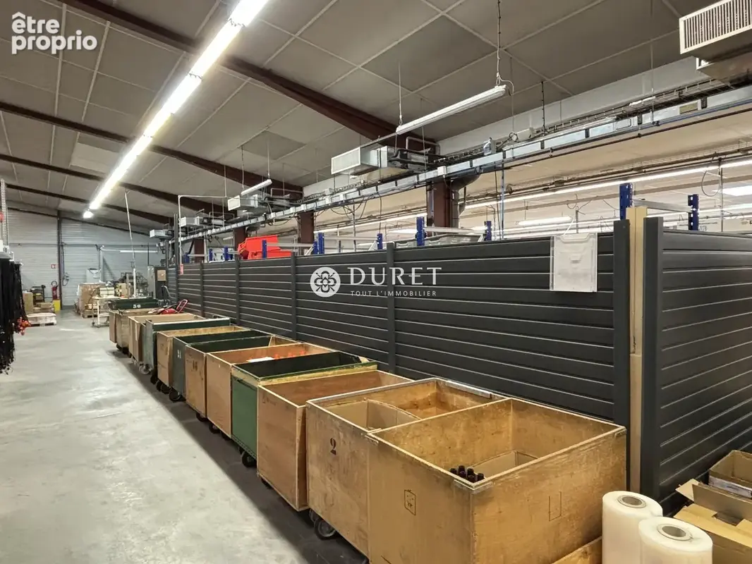 Commerce 2 400 m² à vendre à Mortagne-Sur-Sevre (85290) - photo 3