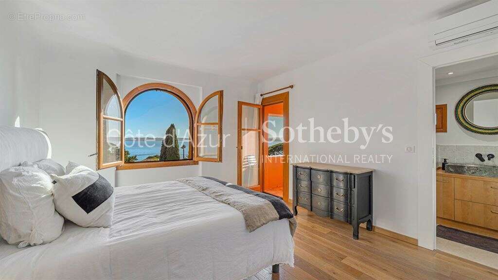 Villa Art Déco rénovée avec vue mer, à 300 m des plages, Sainte-Maxime, Golfe de Saint-Tropez - photo 10