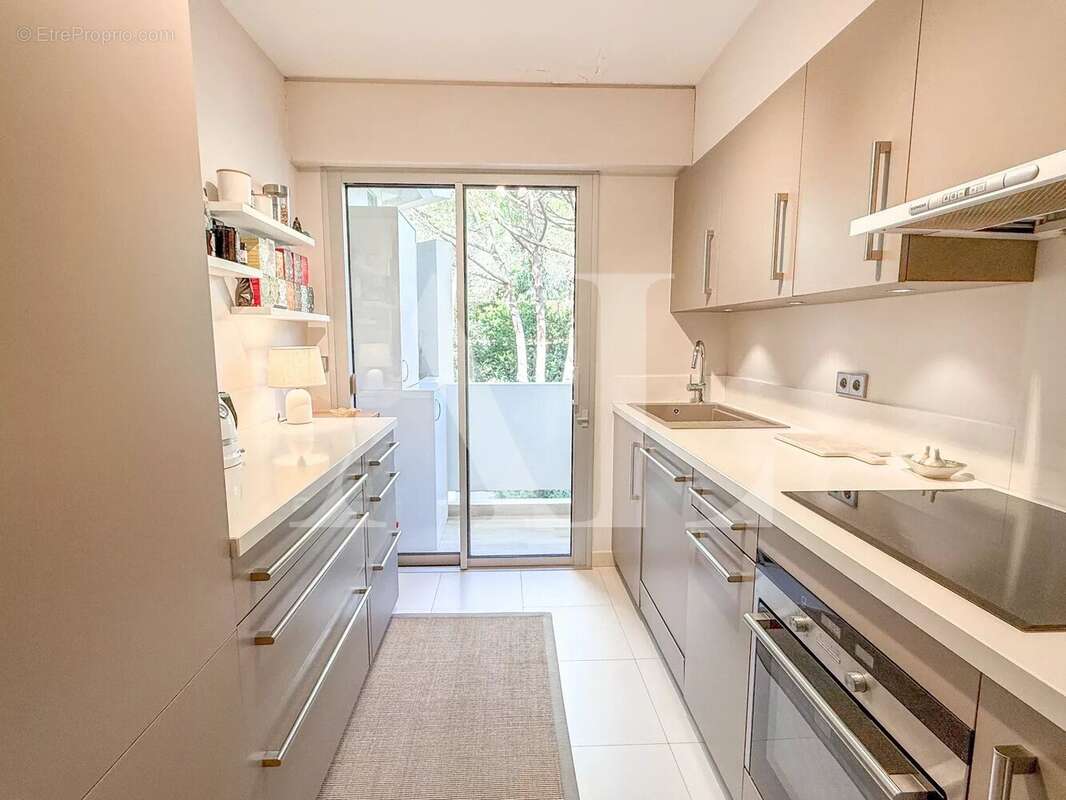 Appartement à VALLAURIS