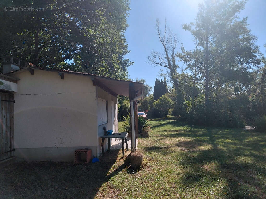 Terrain d'agrement avec chalet et postes de peche - photo 10