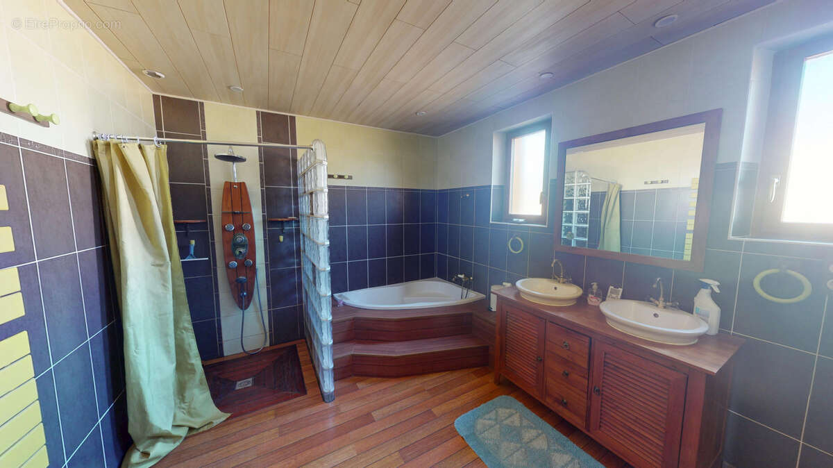 Maison à CRAPONNE-SUR-ARZON