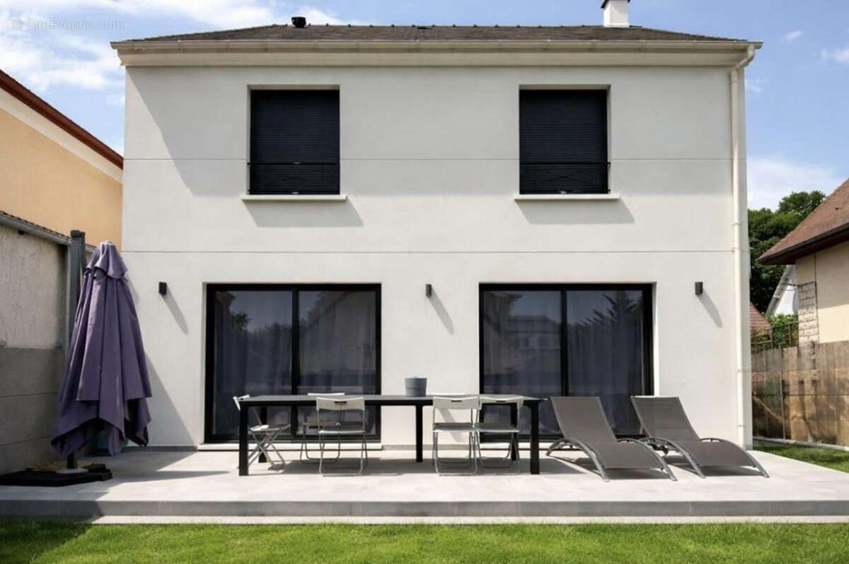 Maison à VILLECRESNES