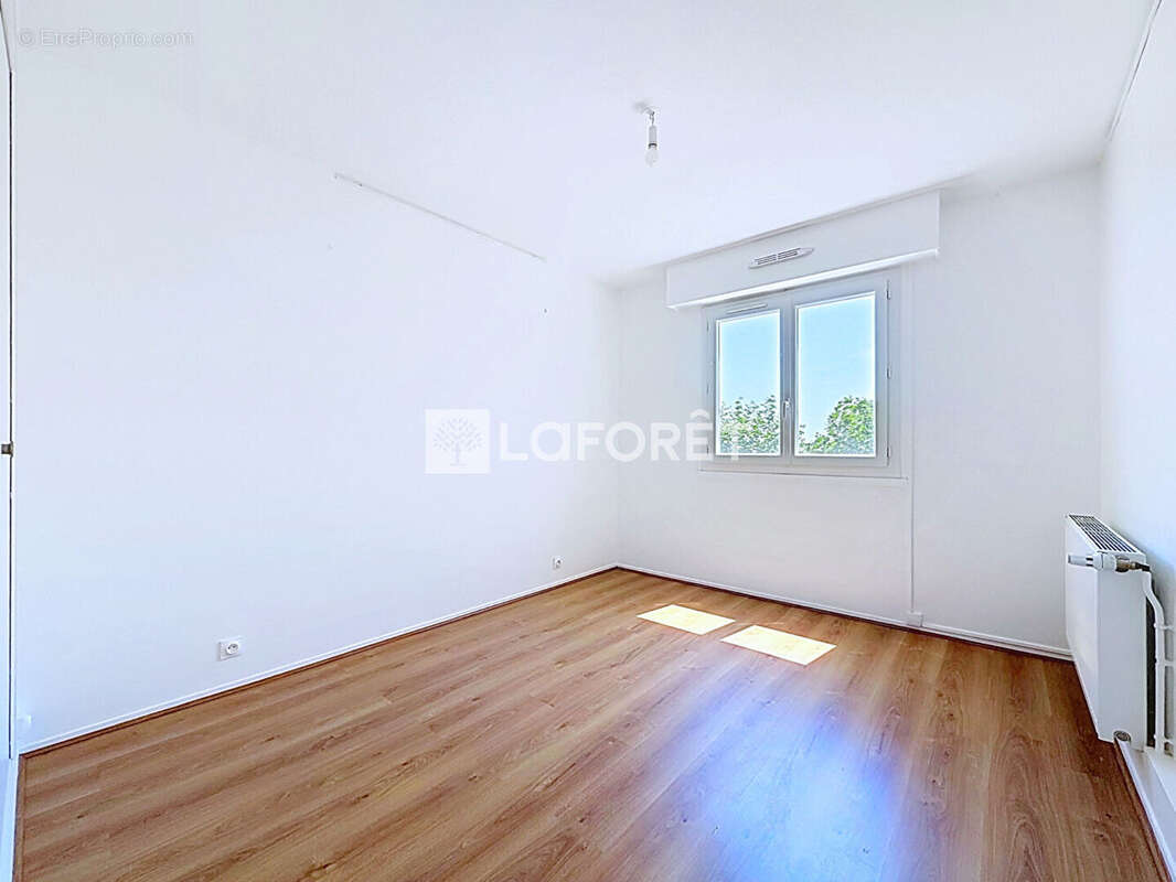 Appartement à MAINVILLIERS
