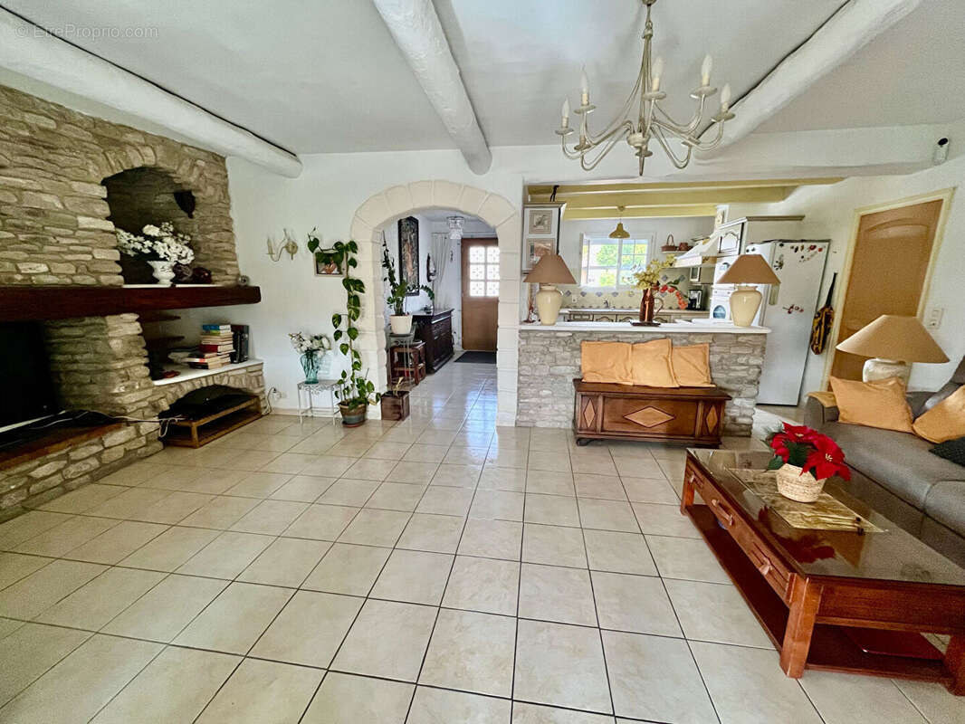 Maison à L'ISLE-SUR-LA-SORGUE