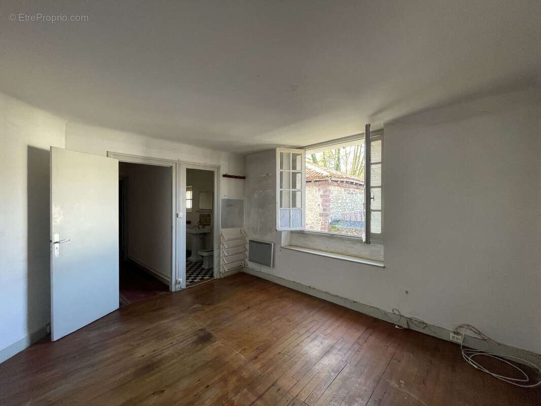 Maison 132 m² à Saint-Jean-Pied-De-Port  - photo 4