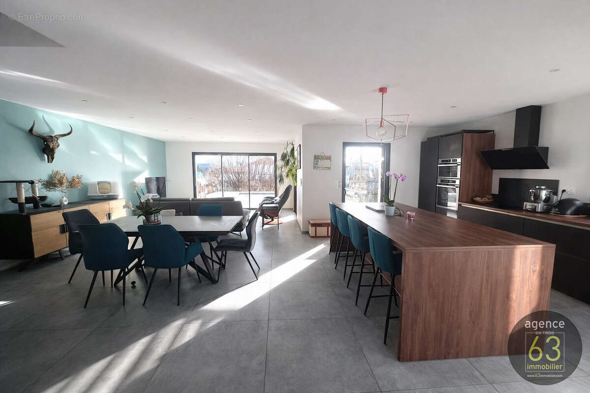 Maison à SAINT-AMANT-TALLENDE