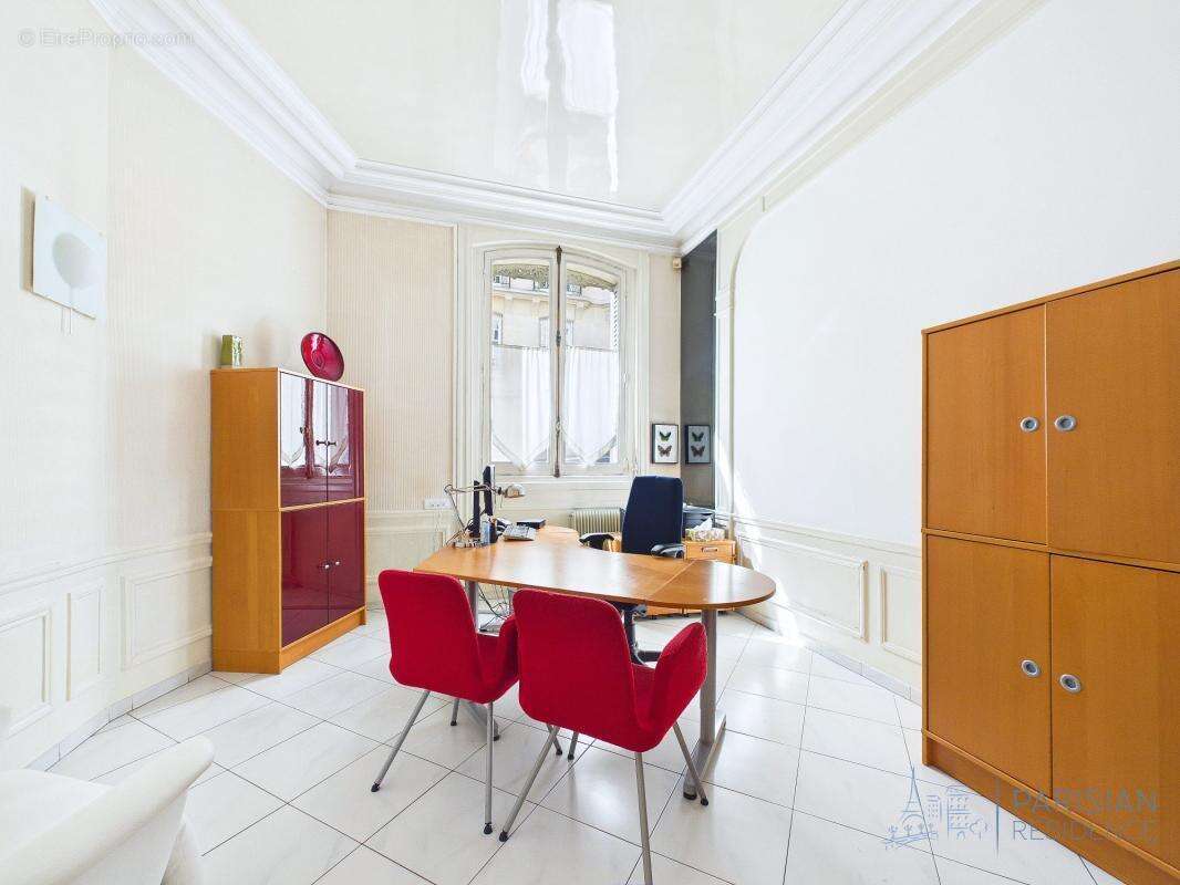 Appartement à PARIS-8E