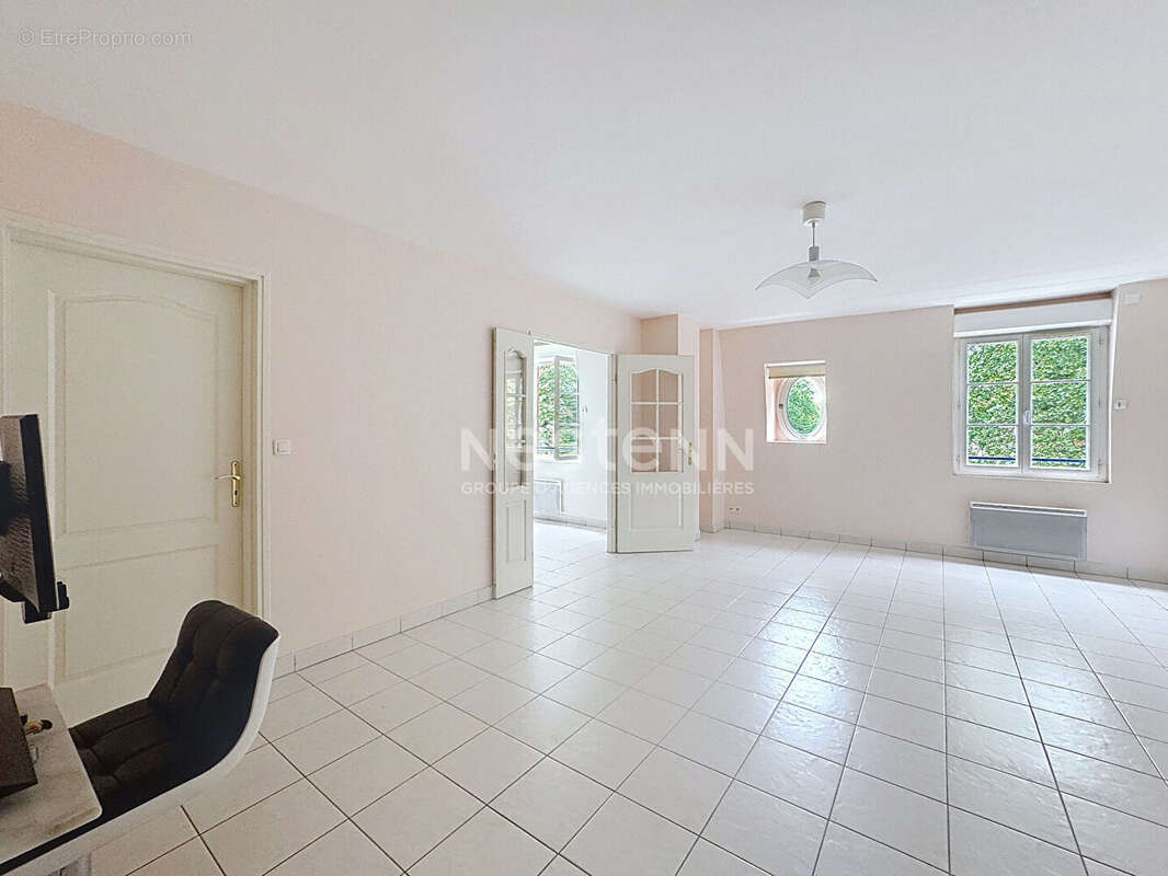 Appartement à LAMORLAYE