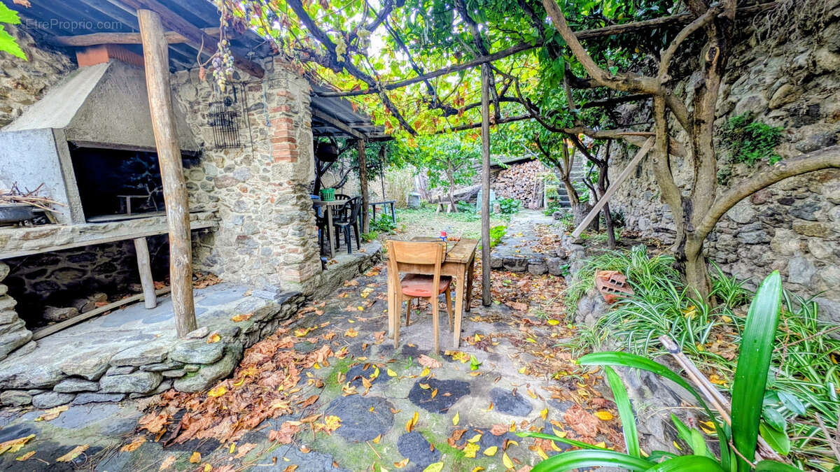 Maison à LAROQUE-DES-ALBERES