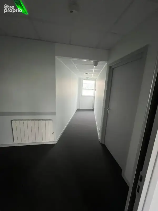 Bureaux à vendre  Saint Lo 570 m² - photo 12
