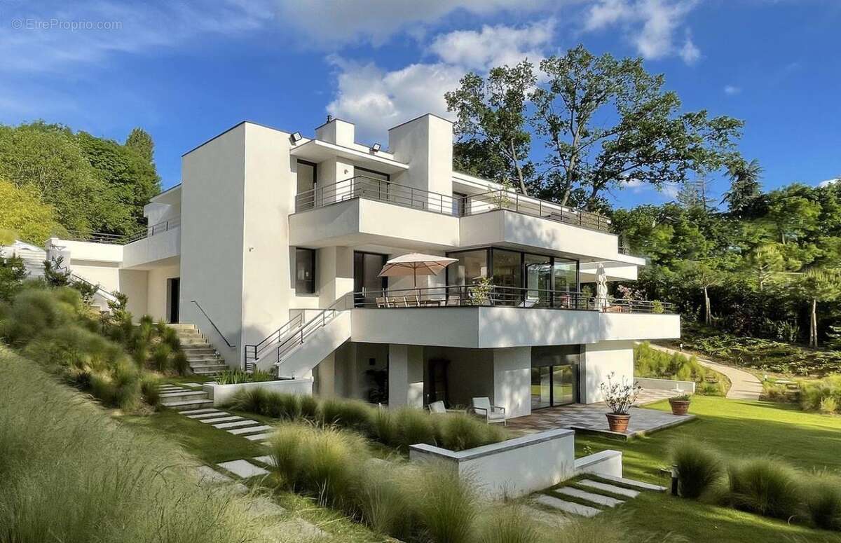 Maison à LA CELLE-SAINT-CLOUD