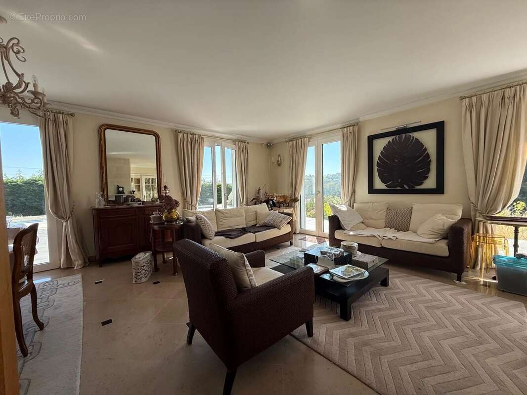 Maison à BREUX-JOUY