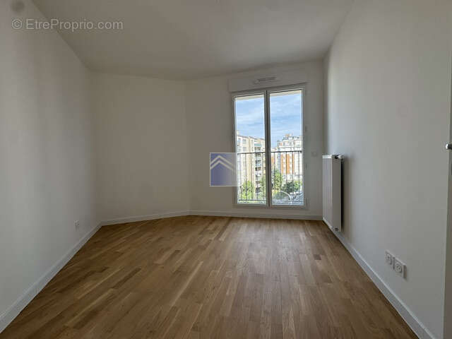 Courbevoie - 4 pièces 84m2 - terrasse 44m2 - Box et cave ! - photo 7