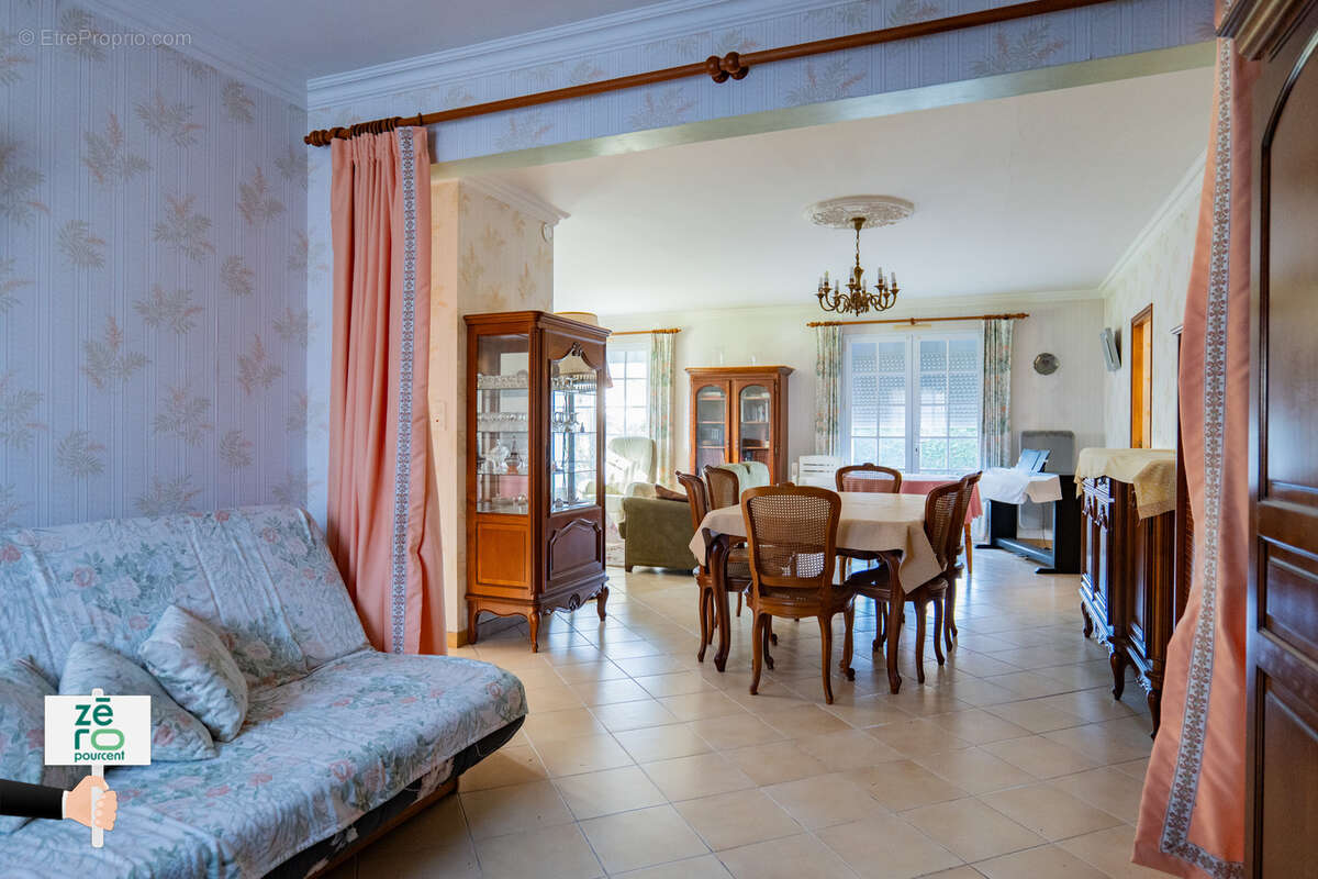 Maison à COMMEQUIERS