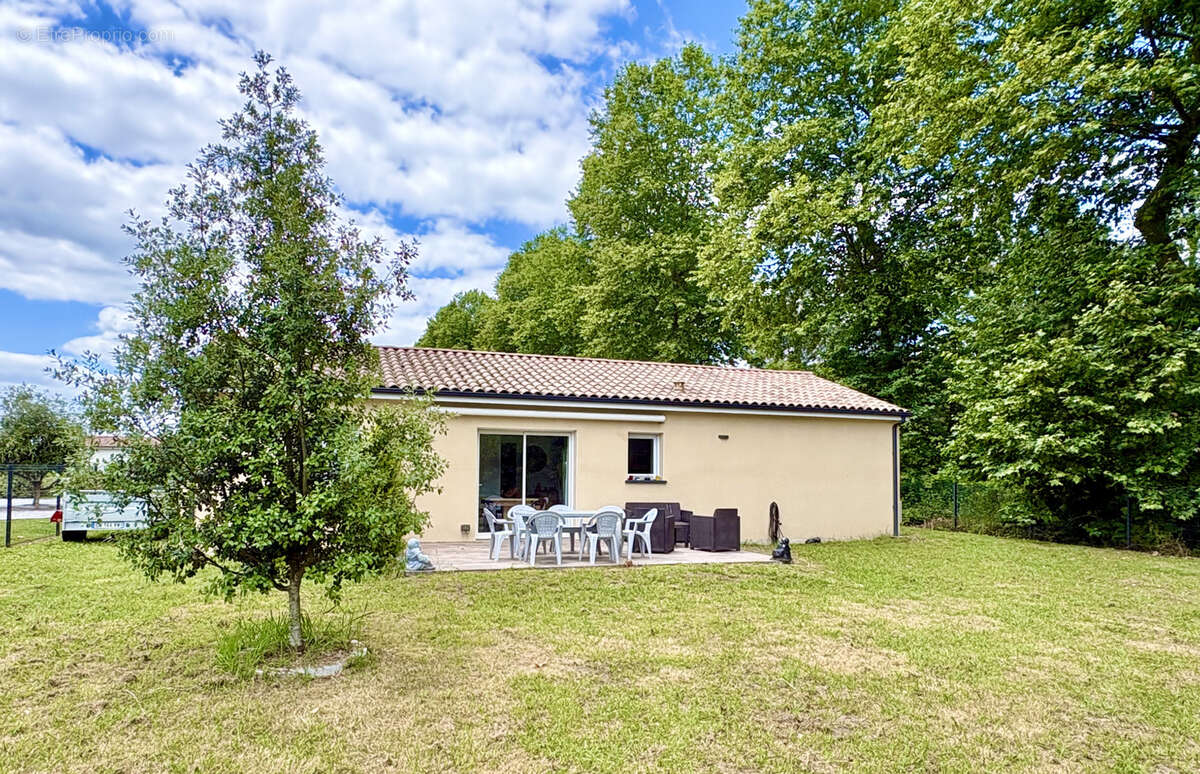 Maison à CAMPAGNE