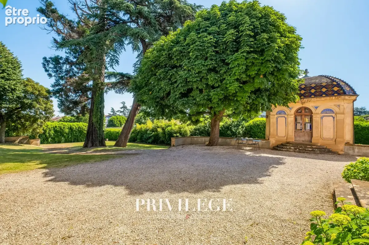 Propriété d’exception du xiii siècle aux portes de lyon - photo 5