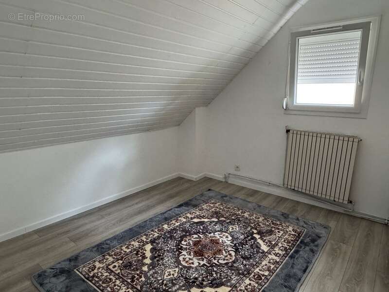 Maison de ville, grande pièce de vie, 4 chambres et beau jardin paysagé - photo 10