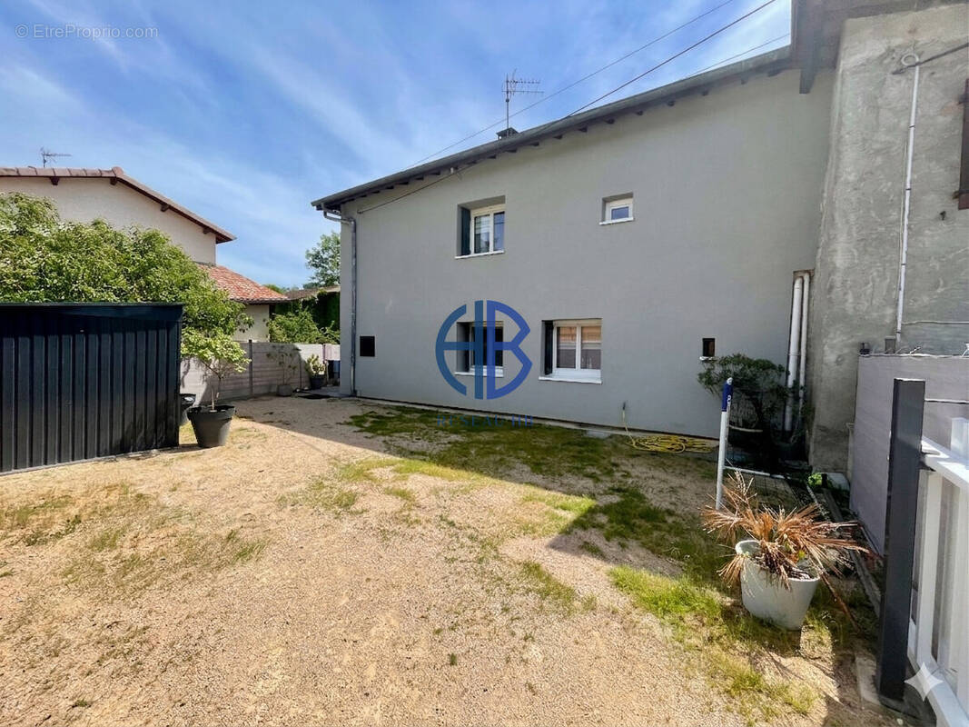 Maison à OYTIER-SAINT-OBLAS