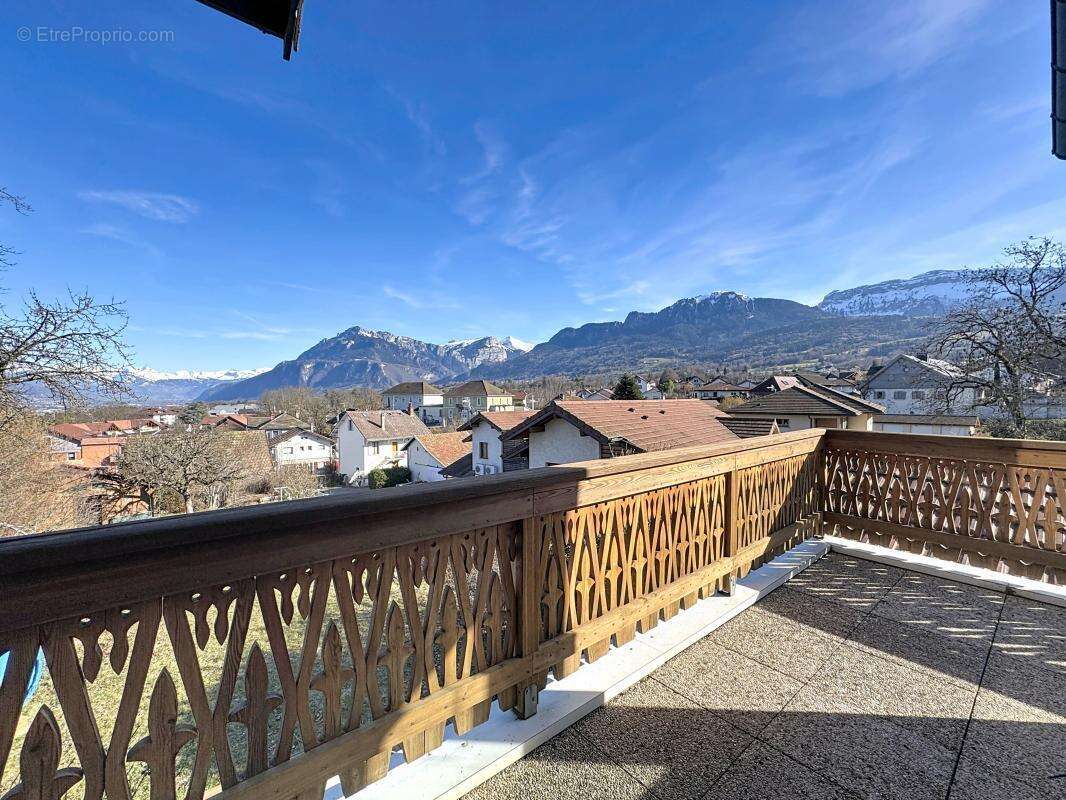 Maison à LA ROCHE-SUR-FORON