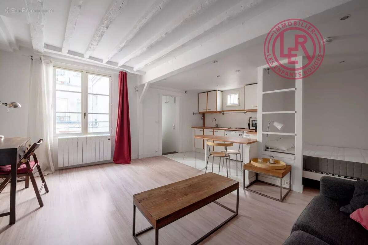 Appartement à PARIS-3E