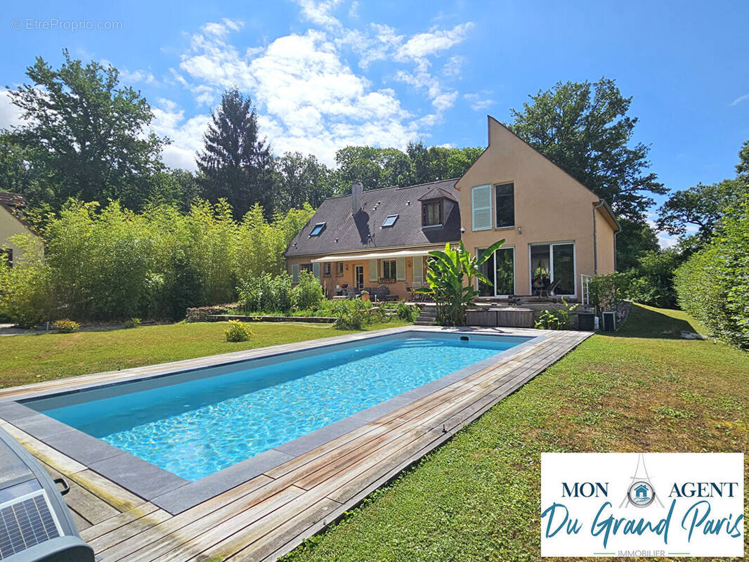 Maison contemporaine 230m2 + sous sol + piscine + terrain arbore de 15.000m2 Bullion proche Bonnelles Limours Grand Paris Sud - photo 1