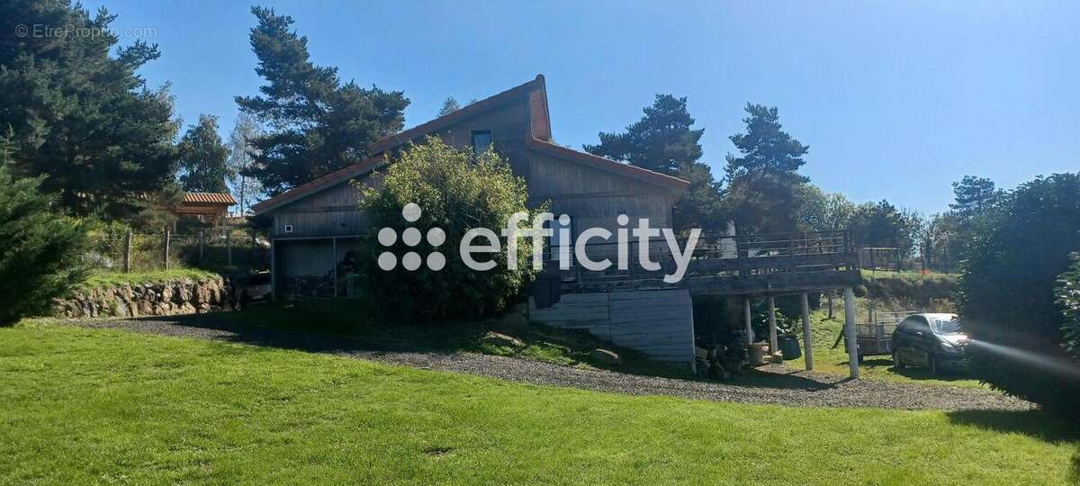 Maison à RUYNES-EN-MARGERIDE