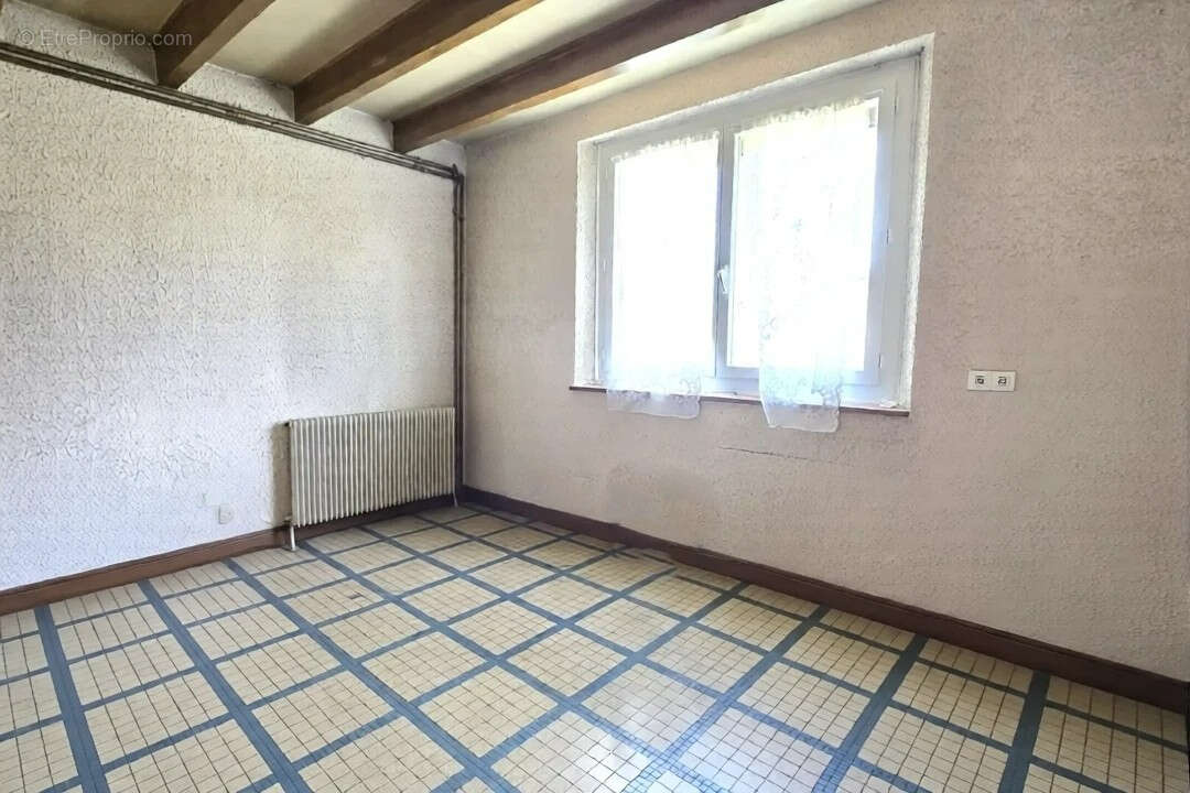 Maison familiale avec grand terrain arboré ? Un bien rare au fort potentiel - photo 5