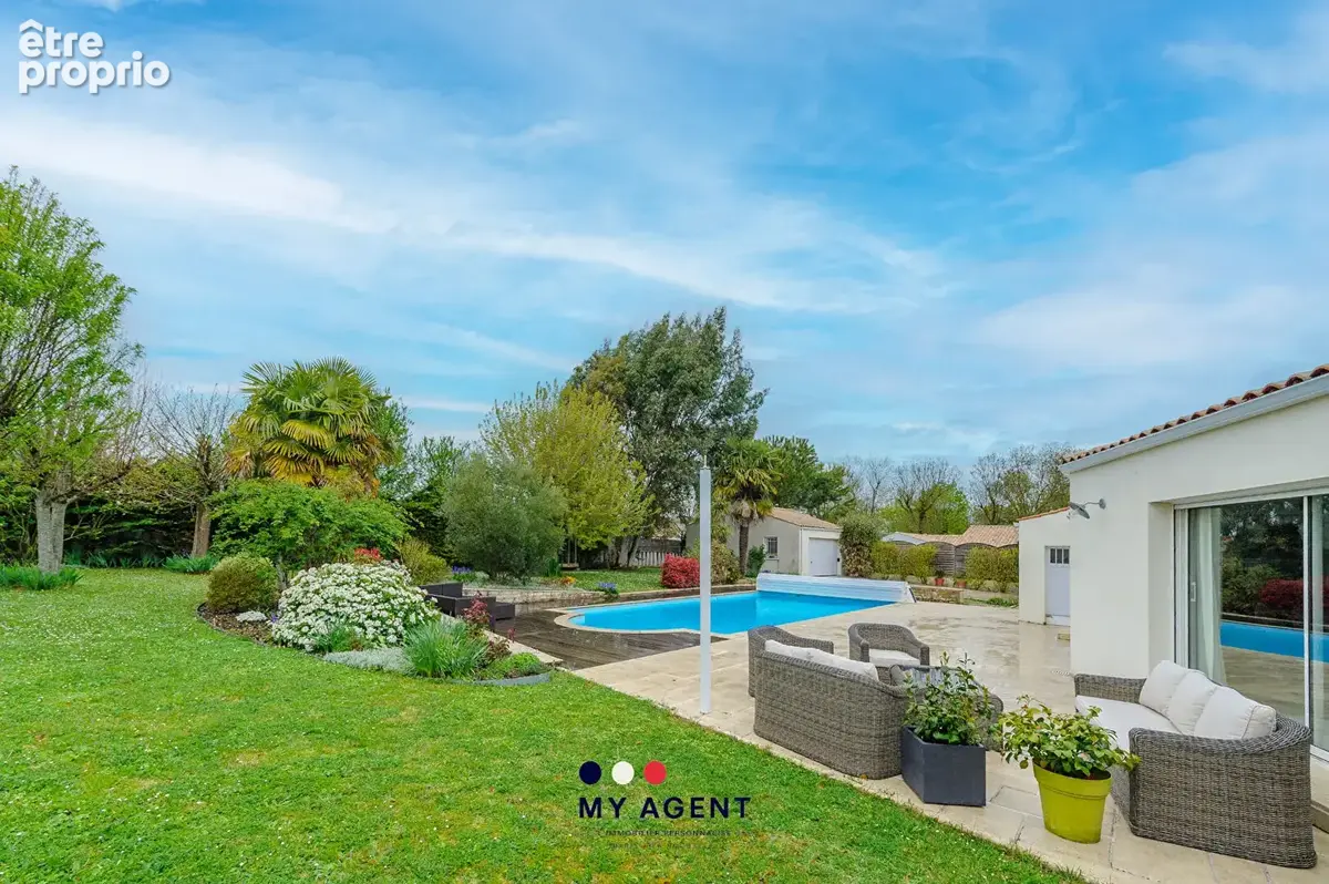 Plain-pied 214 m² avec piscine, 1 250 m² de terrain, limite La Rochelle - photo 3